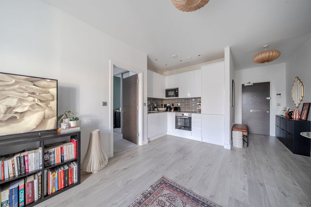 Property photo 3 of 12