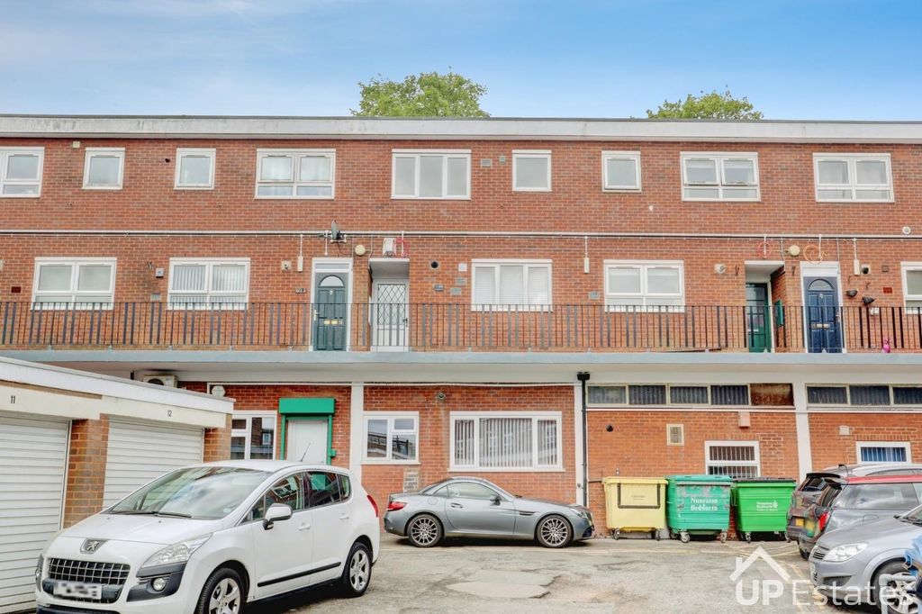 Property photo 1 of 11 Front Aspect