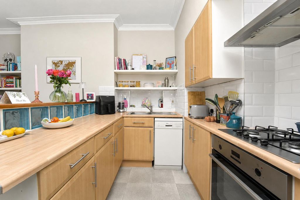 Property photo 3 of 19 Kitchen 1.Png