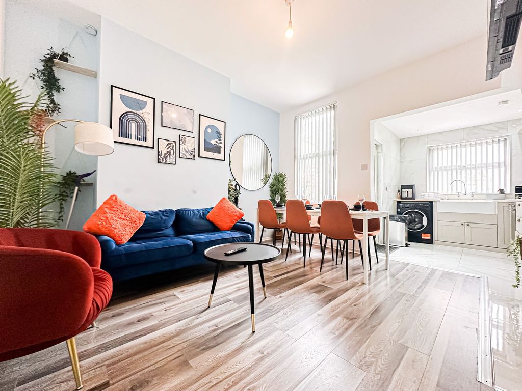 Property photo 3 of 11 Photo 10