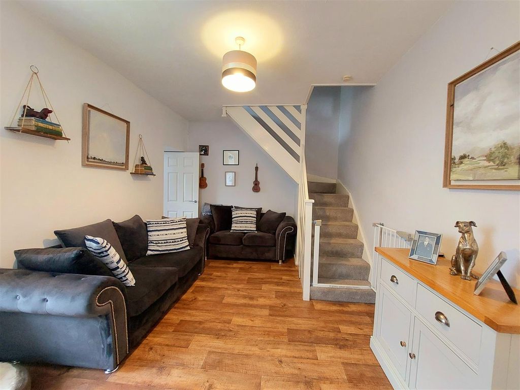 Property photo 2 of 21
