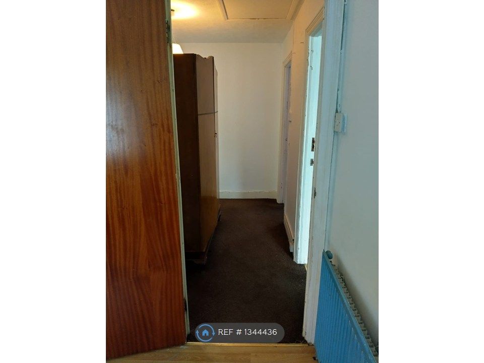 Property photo 2 of 16 Upstairs Landing