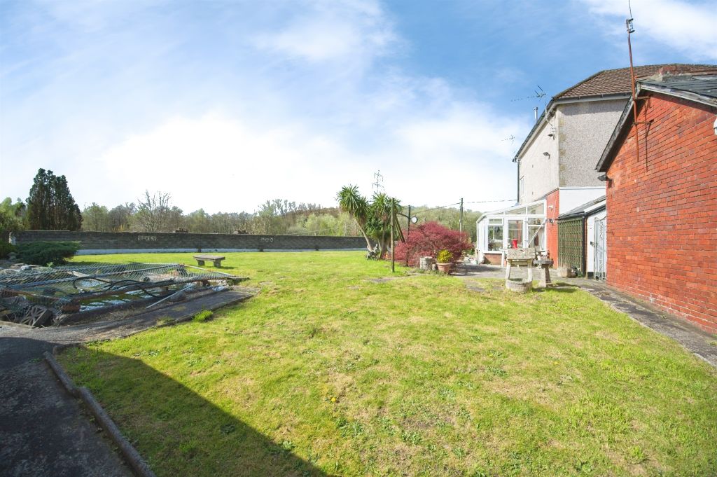 Property photo 3 of 43