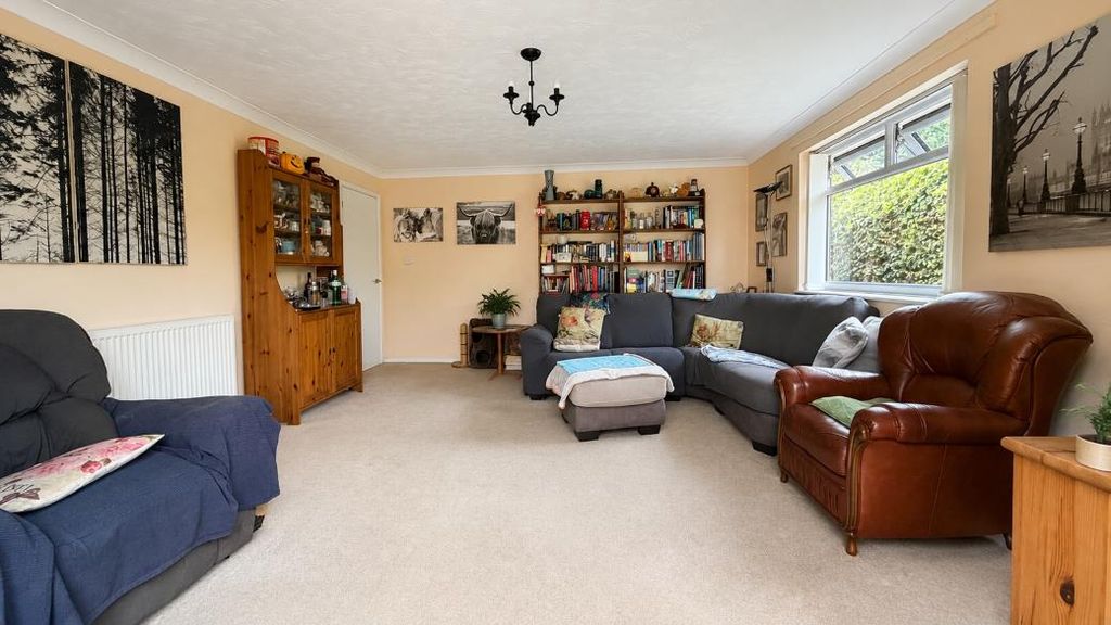 Property photo 3 of 12 94E8804F-6B21-4905-85C1-Fc6B8Ebf2Cbe.Png