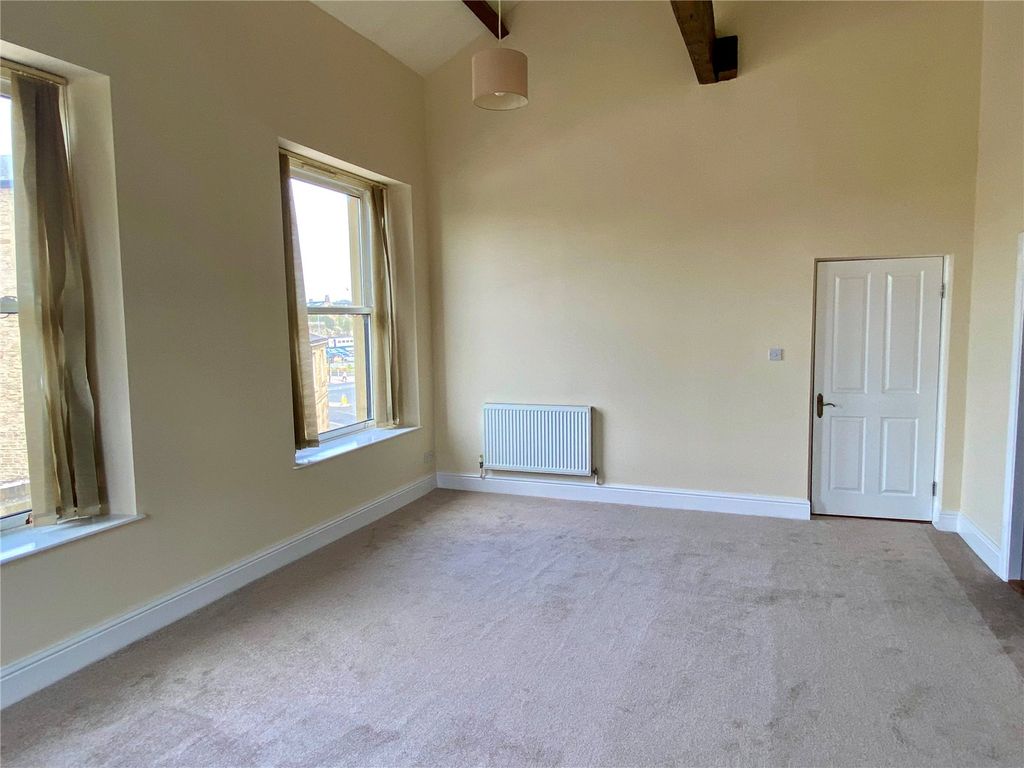 Property photo 3 of 8 Picture No. 02