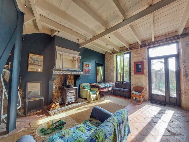 Property photo 3 of 22