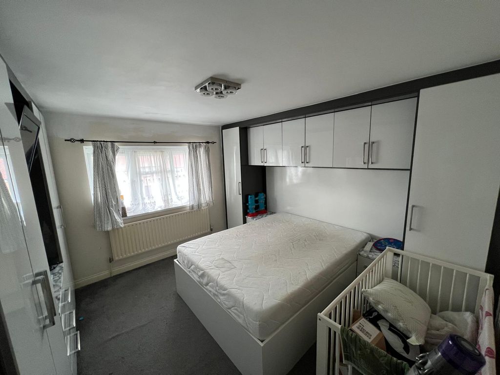 Property photo 2 of 5 Gallery