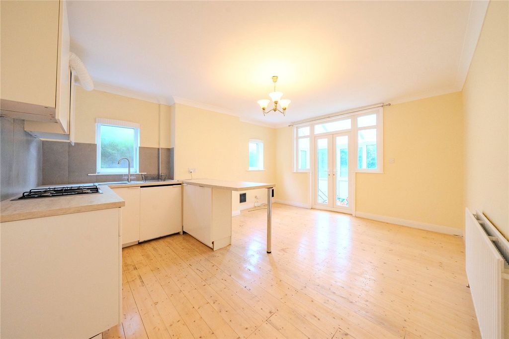 Property photo 2 of 10 Picture No. 14