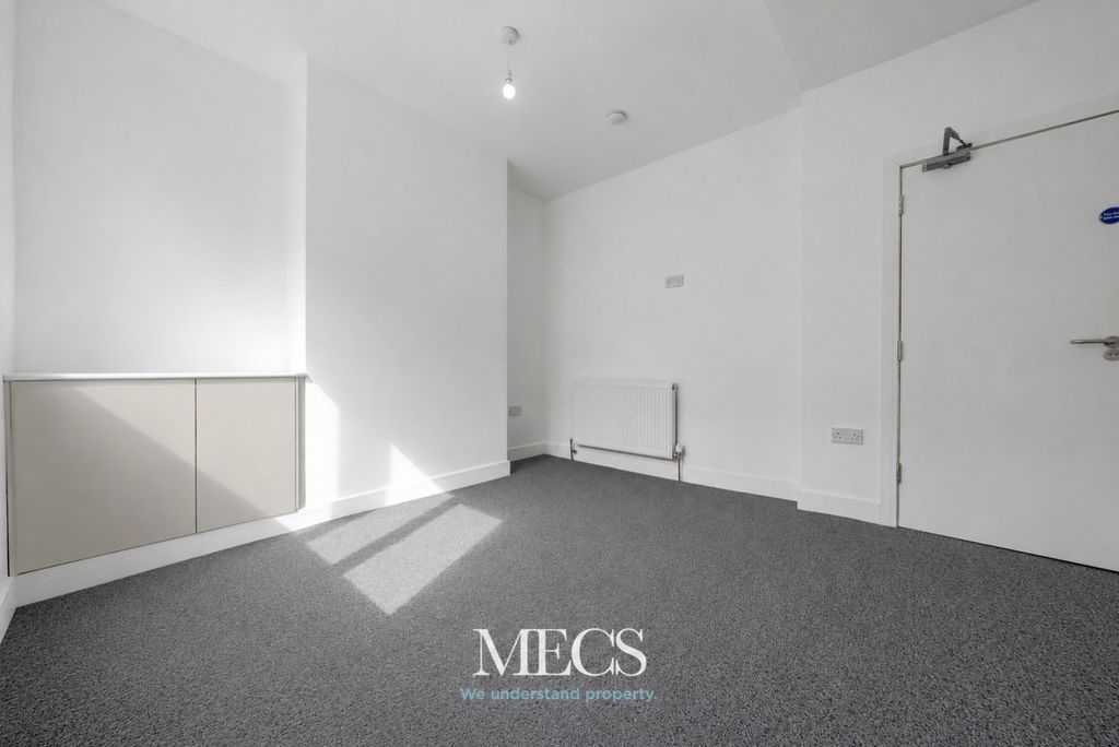 Property photo 2 of 14 5341732
