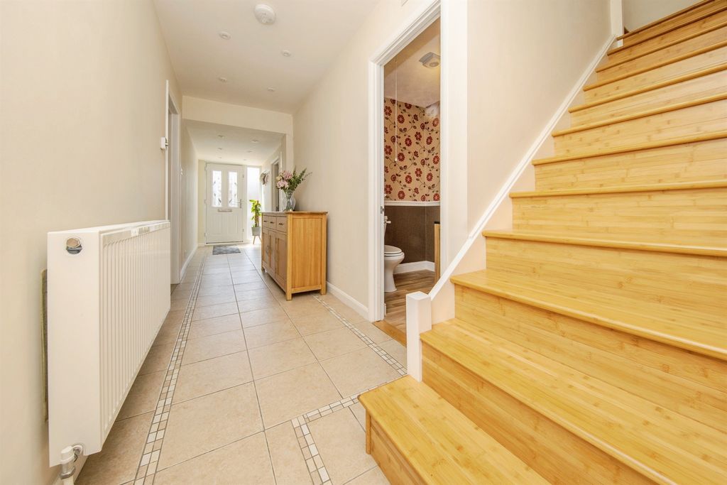 Property photo 2 of 24