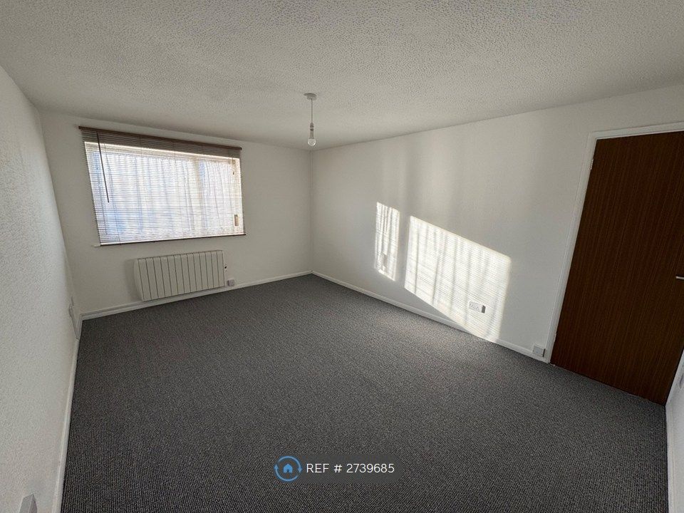 Property photo 3 of 13 Living Room 2