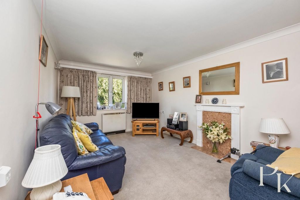 Property photo 2 of 20
