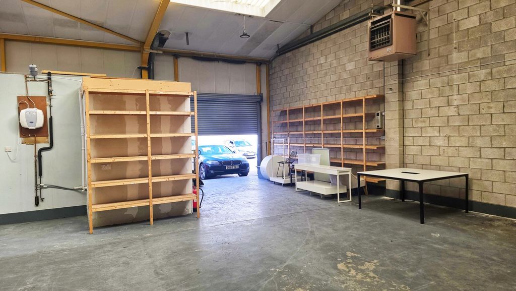 Property photo 3 of 6 Photo 2