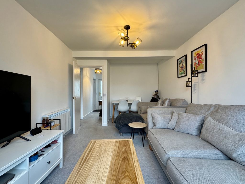 Property photo 3 of 8