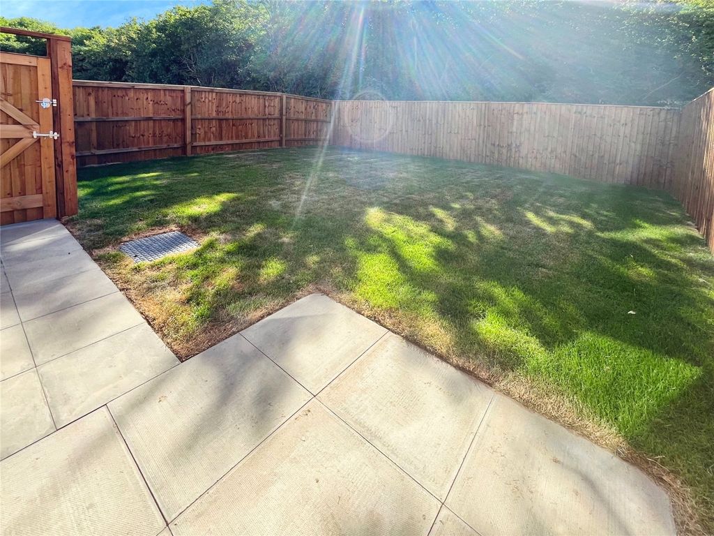 Property photo 3 of 10 Picture No. 02