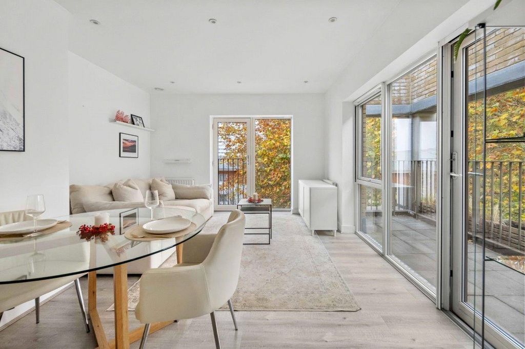 Property photo 2 of 27 Living Area