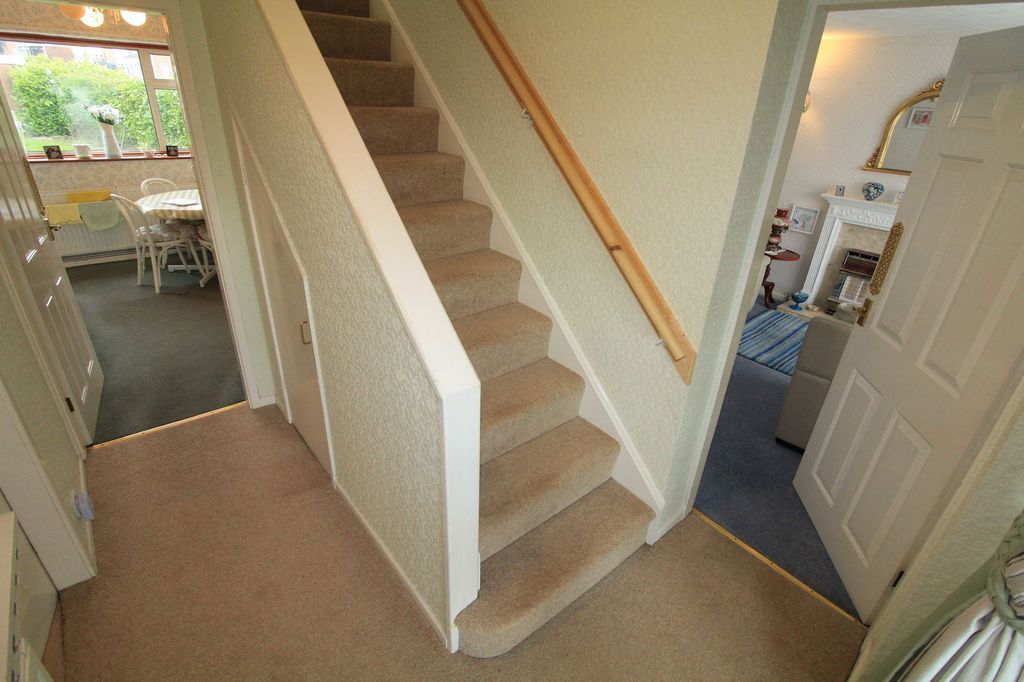 Property photo 2 of 27
