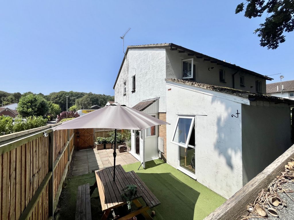 Property photo 3 of 11