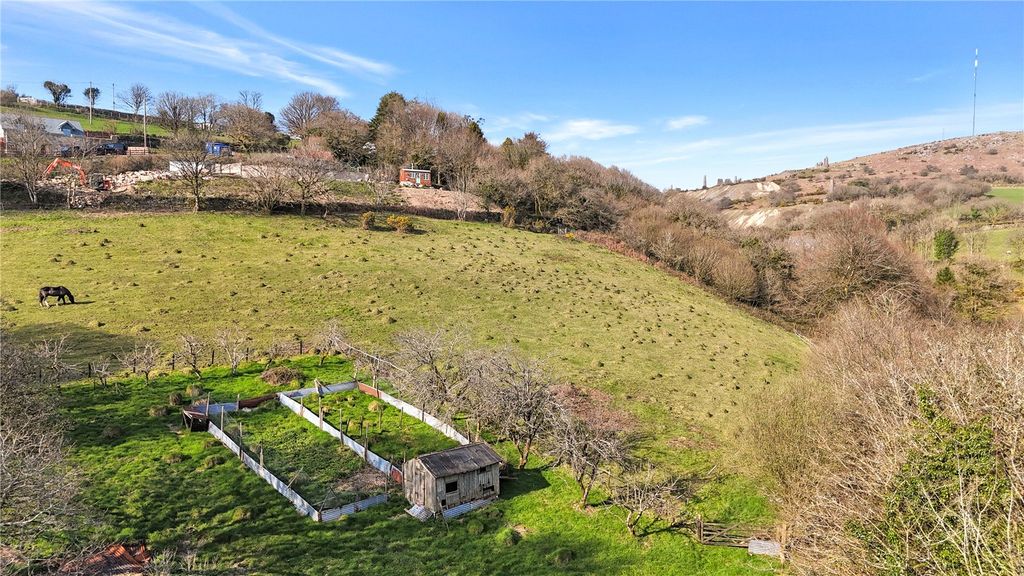 Property photo 3 of 23 Picture No. 12