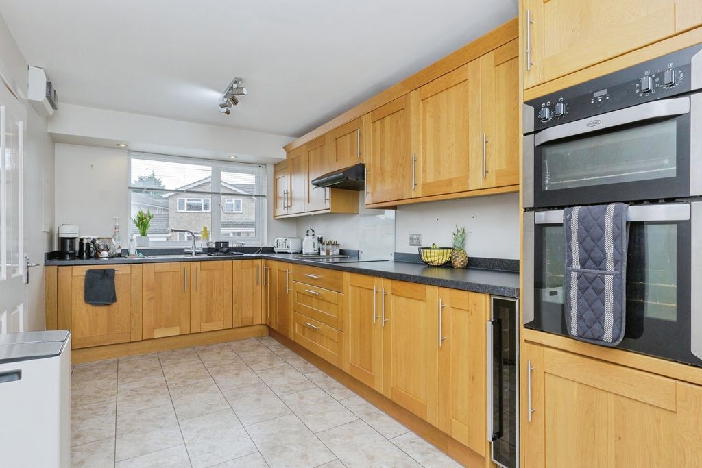 Property photo 3 of 17 Photo