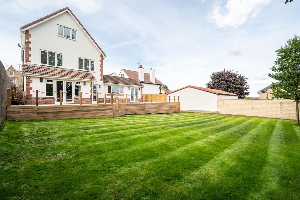 Property photo 3 of 34 Exterior And Gardens