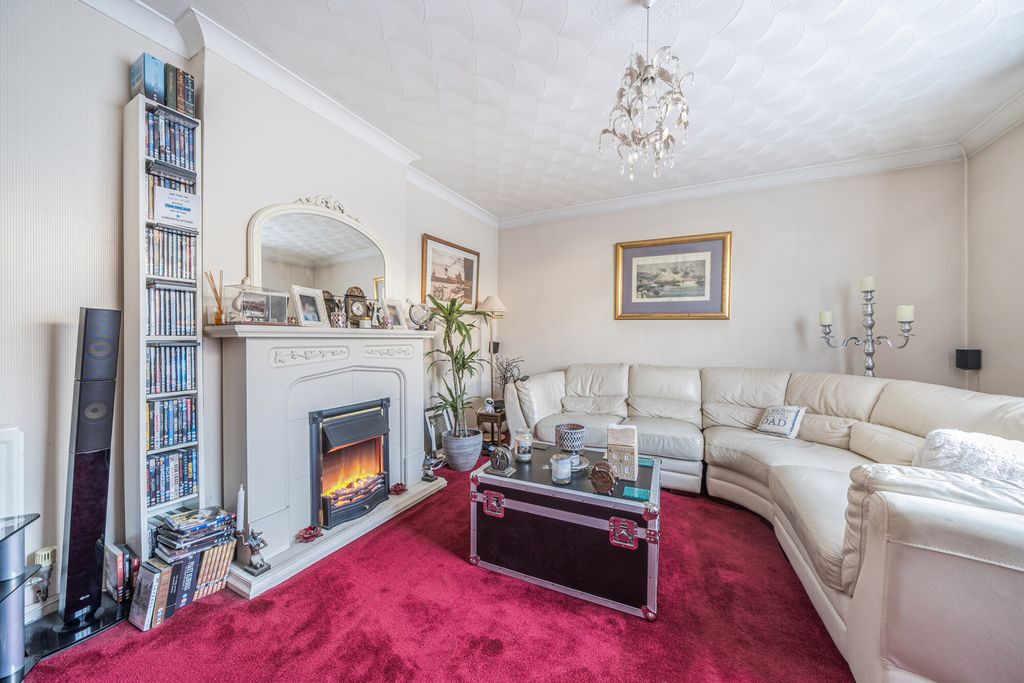 Property photo 3 of 14 Reception