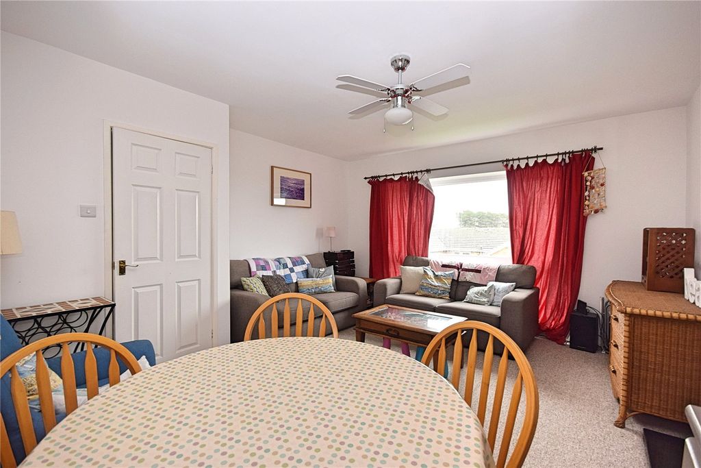 Additional image 4 of 2 bed flat for saleTywyn, Gwynedd LL36