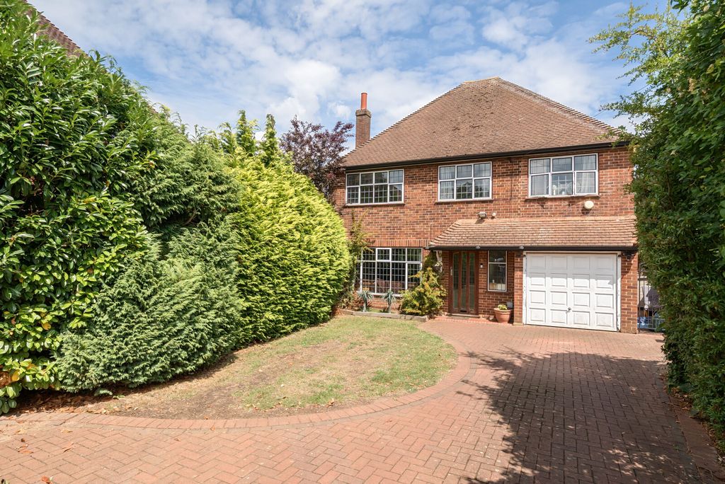 Property photo 1 of 19 1330692-36-688774...