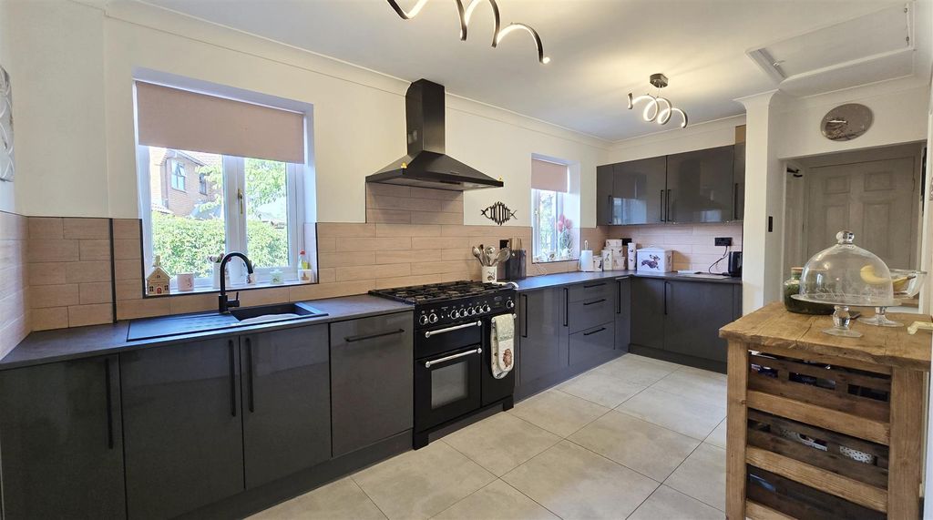 Property photo 2 of 26 Kitchen