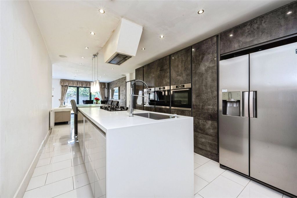 Property photo 2 of 36 Picture No. 44