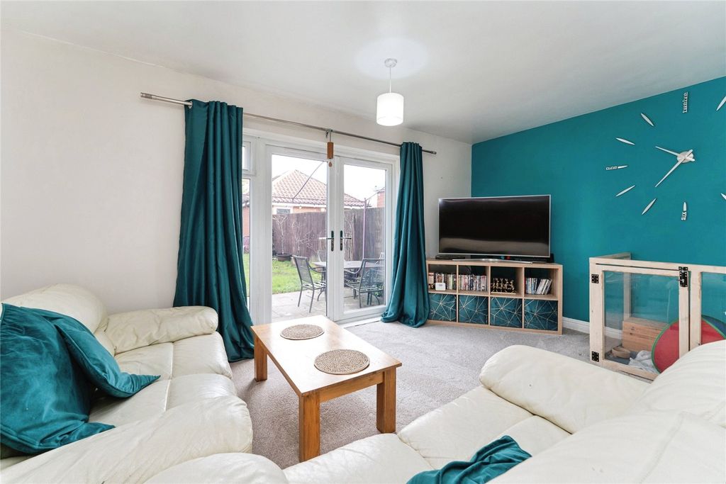 Property photo 2 of 16 Picture No. 11