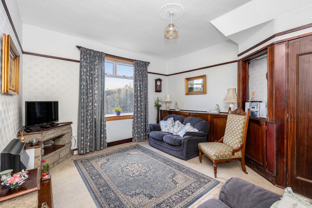 Property photo 3 of 21 Property Image 3