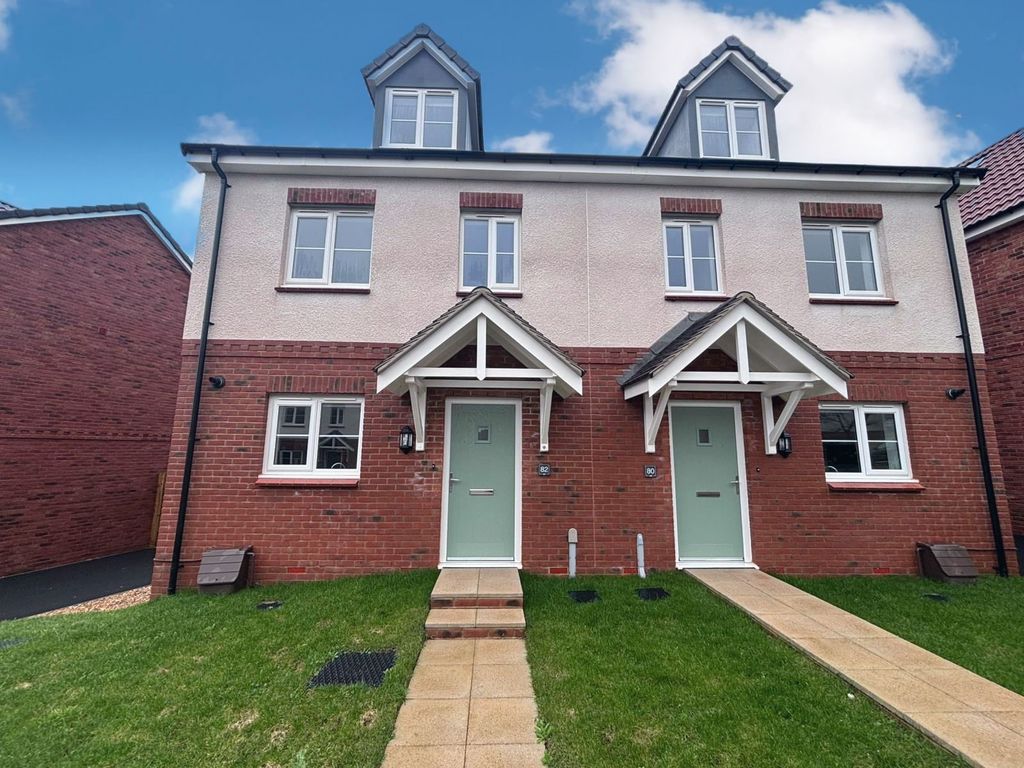 Property photo 1 of 10 Front