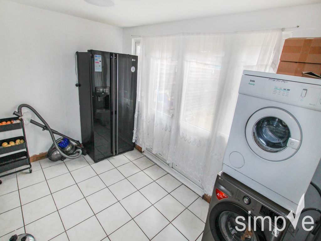 Property photo 3 of 17 Img_1046
