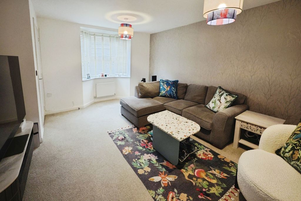 Property photo 3 of 13 Pbox-Img.Jpg