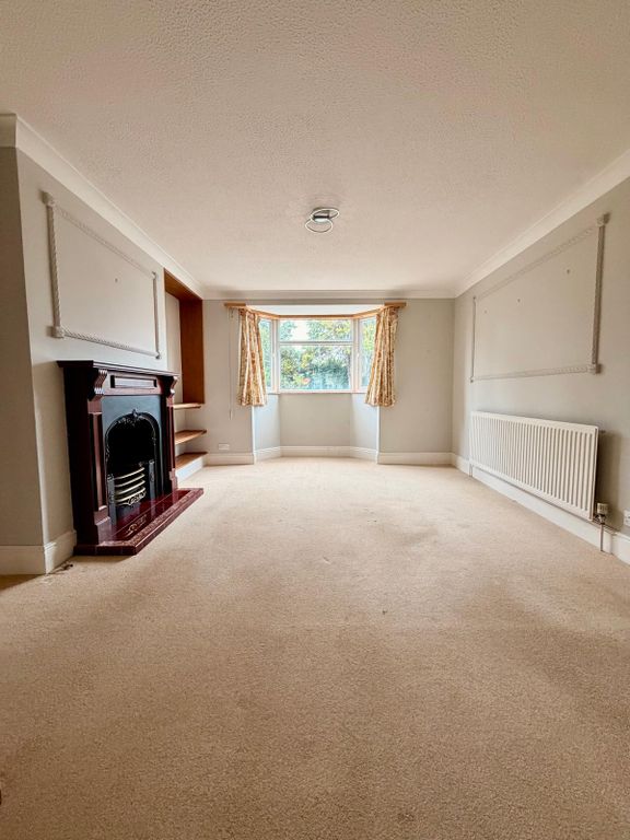 Property photo 2 of 25