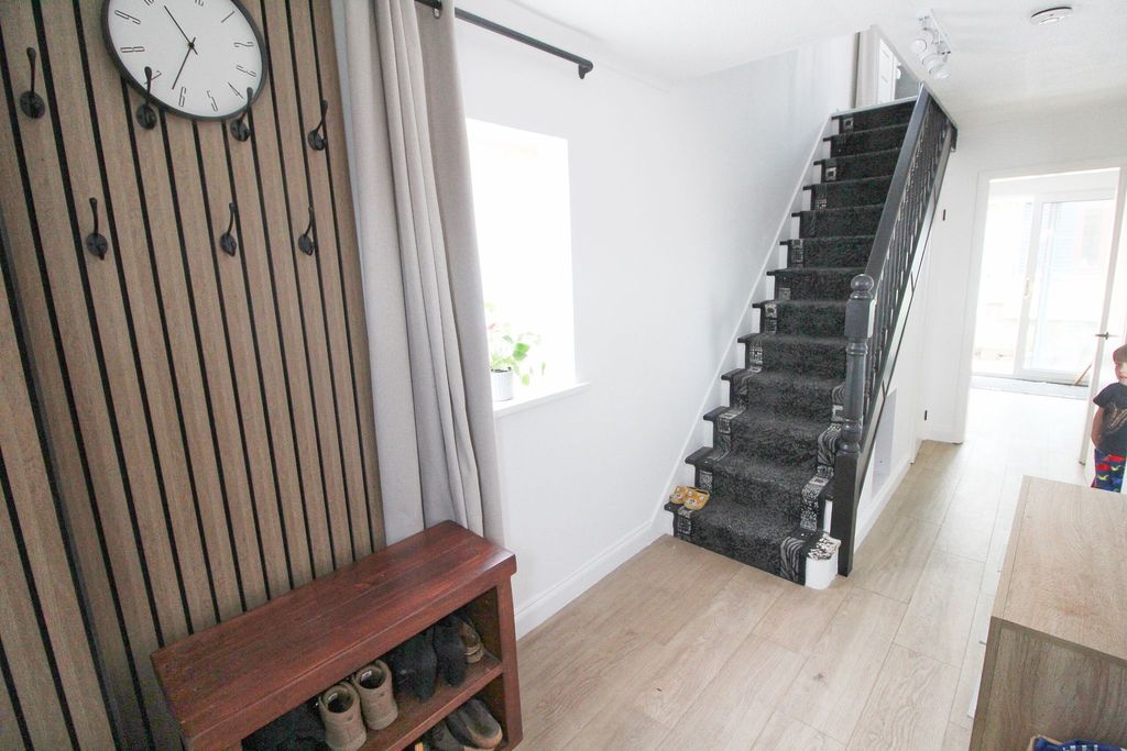 Property photo 2 of 26 Photograph 2