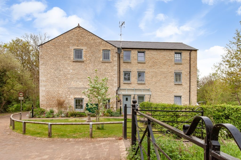 Property photo 1 of 9 91103
