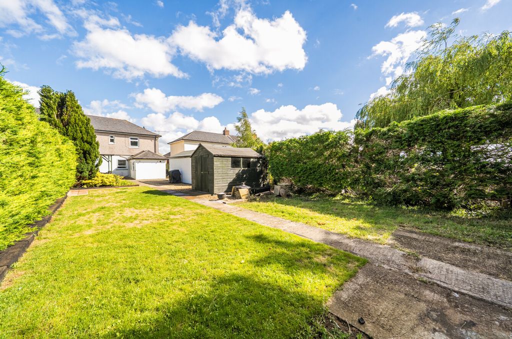 Property photo 2 of 12 147090726A21B74450290