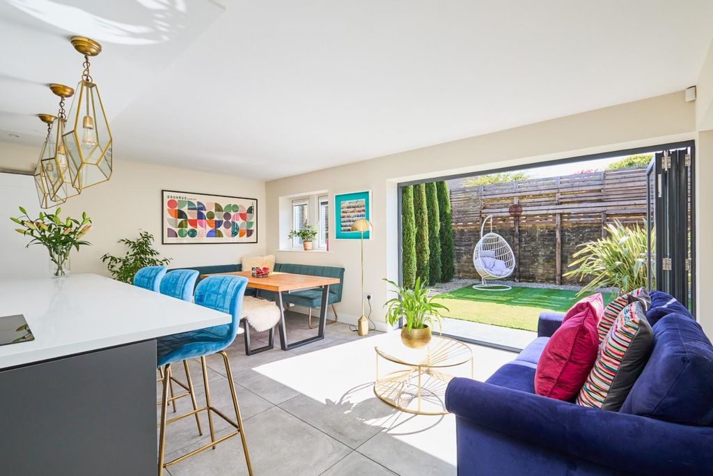 Property photo 2 of 68 10 Bark Lane_49.Jpg