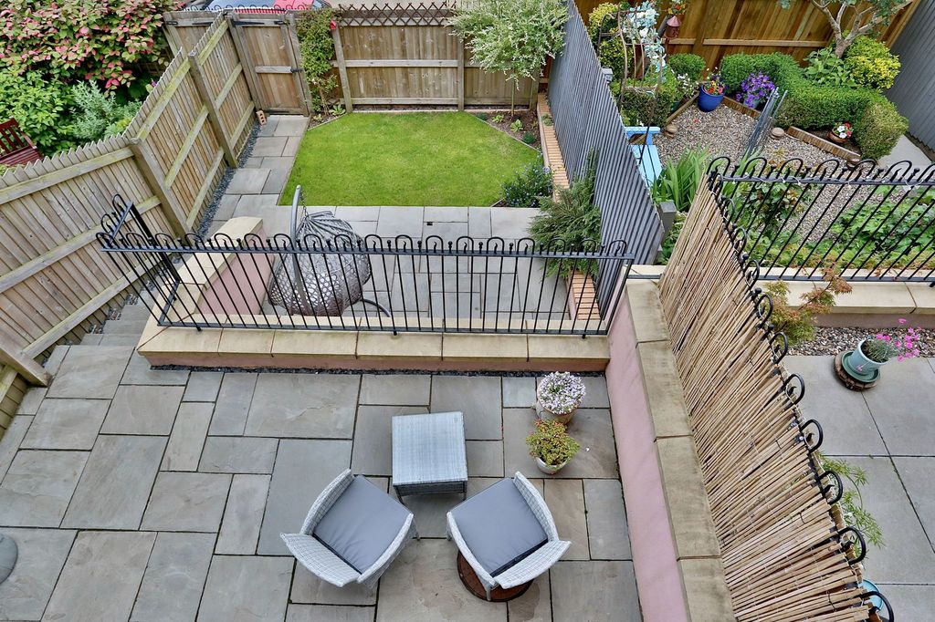 Property photo 3 of 36