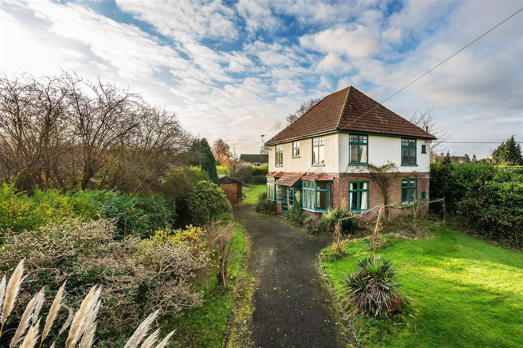 Property photo 1 of 16 Eastwick-Drive-33.Jpg