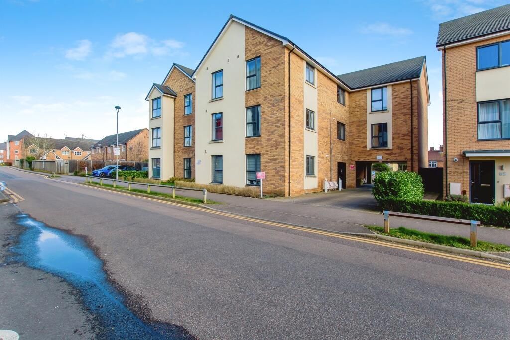 Property photo 2 of 8 Front