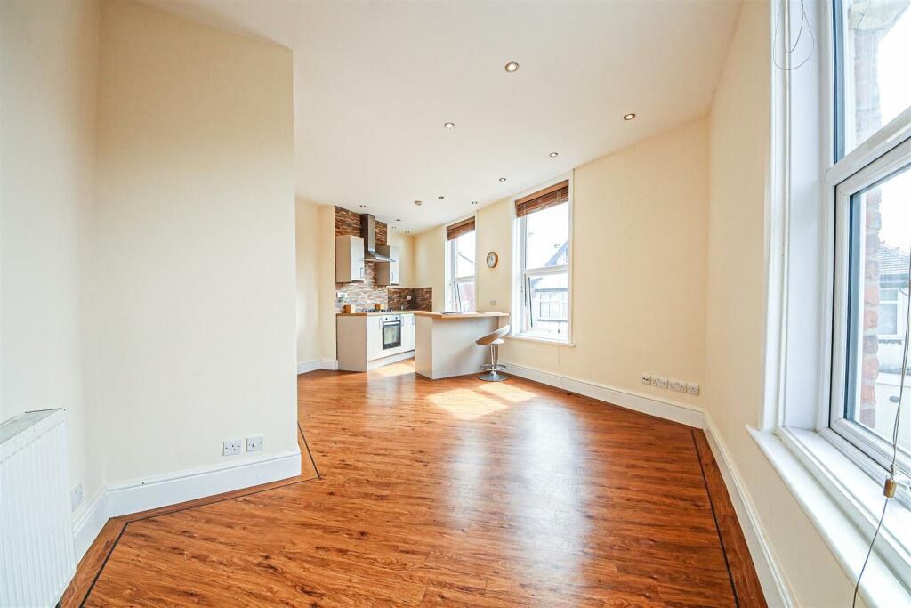 Property photo 3 of 13 5551592