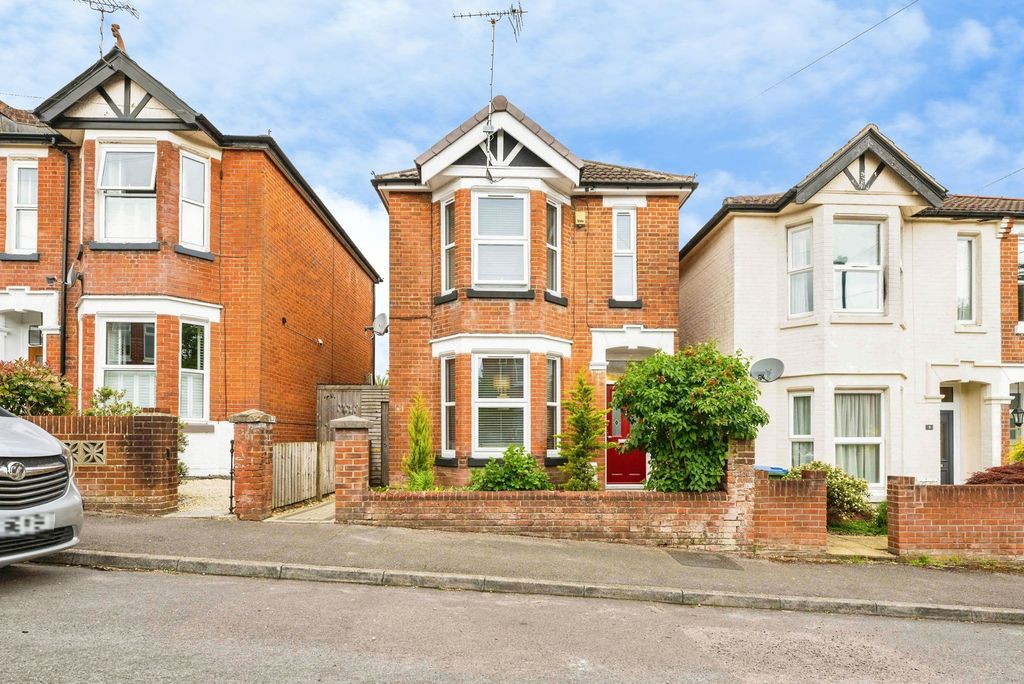 Property photo 1 of 31