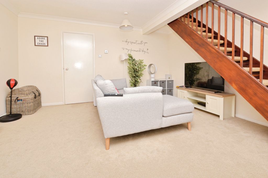 Property photo 3 of 8 4B1B6715-Front 20Room 20Another 20Angle