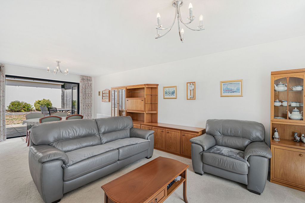 Property photo 2 of 23