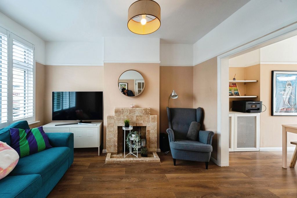 Property photo 2 of 20 Pbox-Img.Jpg