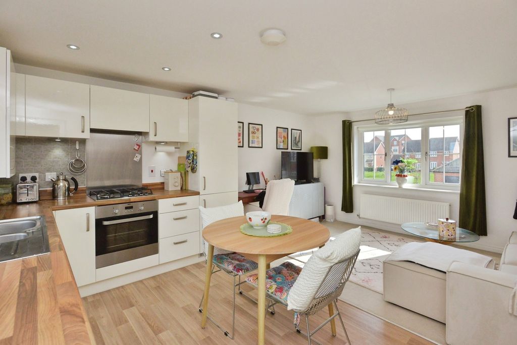 Property photo 3 of 10 Pbox-Img.Jpg