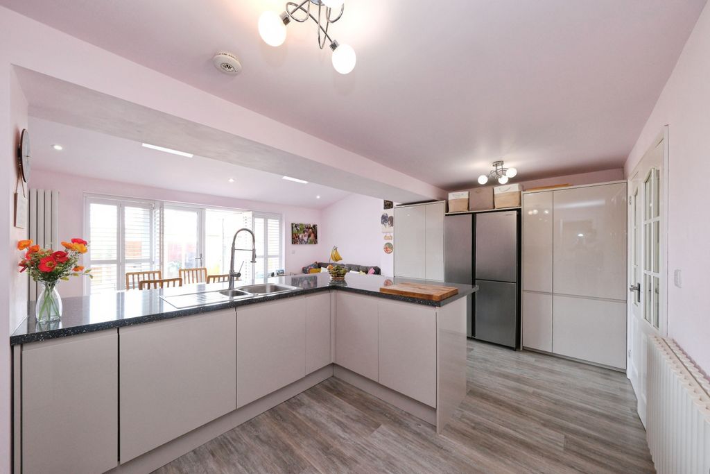 Property photo 2 of 19 Img_6512